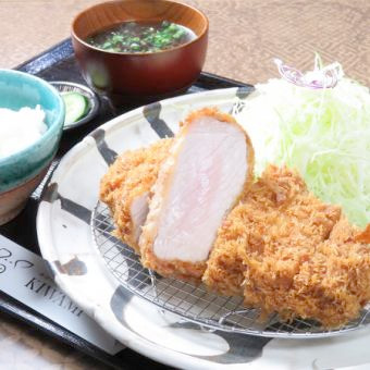 川崎の豚肉専門店 KIWAMIの岩中豚 ロースかつ定食（200g）のイメージ画像