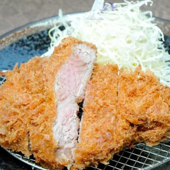 川崎の豚肉専門店 KIWAMIの岩中豚 特大肩ロースかつ定食（300g）のイメージ画像
